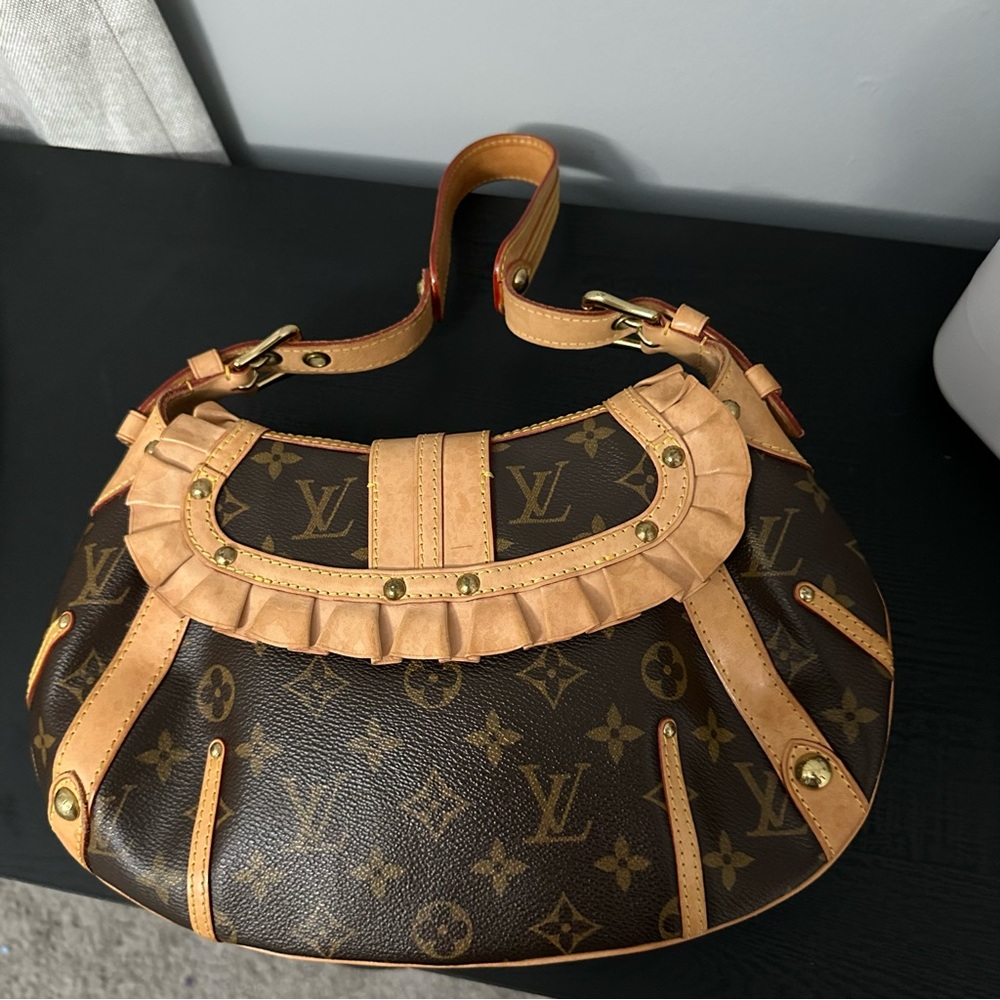 Louis Vuitton Leonor Limited Edition Monogram Canvas Ruffle Y2K Shoulder Bag - Picture 3 of 16